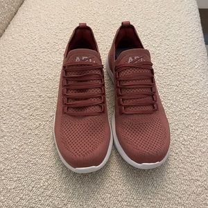NWOT APL techloom breeze sneakers